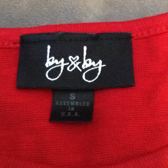 By & By Red 3/4 Sleeve Shirt - Picture 4 of 5